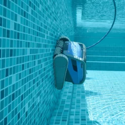 Robot De Piscine Electrique M600 Dolphin -Entretien De La Piscine Soldes 432894 imgWEB robot electrique m600 dolphin 3 dbcd